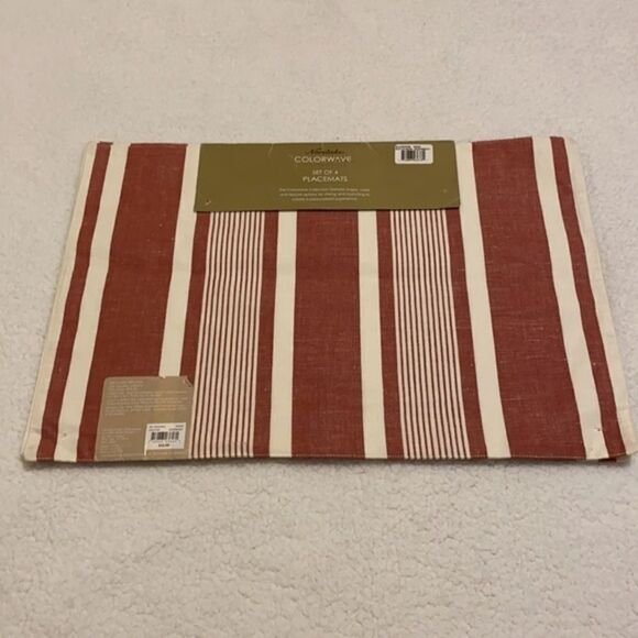 Noritake Colorwave raspberry set of 4 placemats - Picture 4 of 8